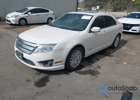 2010 Ford Fusion Hybrid z USA, uszkodzony, nr VIN 3FADP0L32AR199207